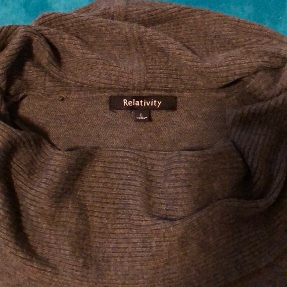 Relativity Lightweight Sweater - Picture 4 of 6